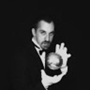 Meet your Posher, Uno one man's magic